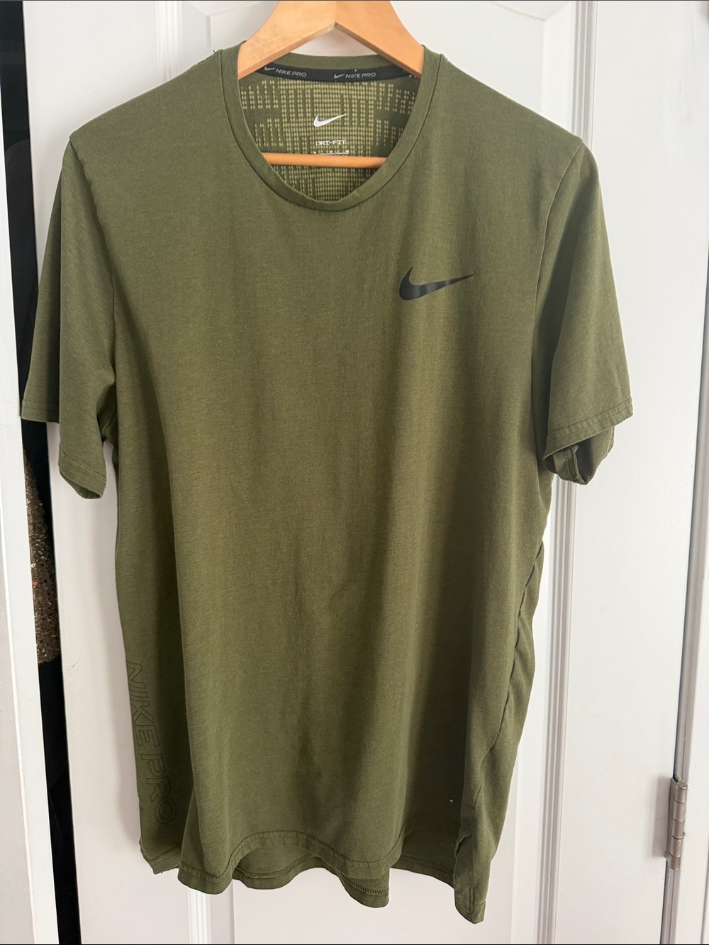 Nike Pro green tee